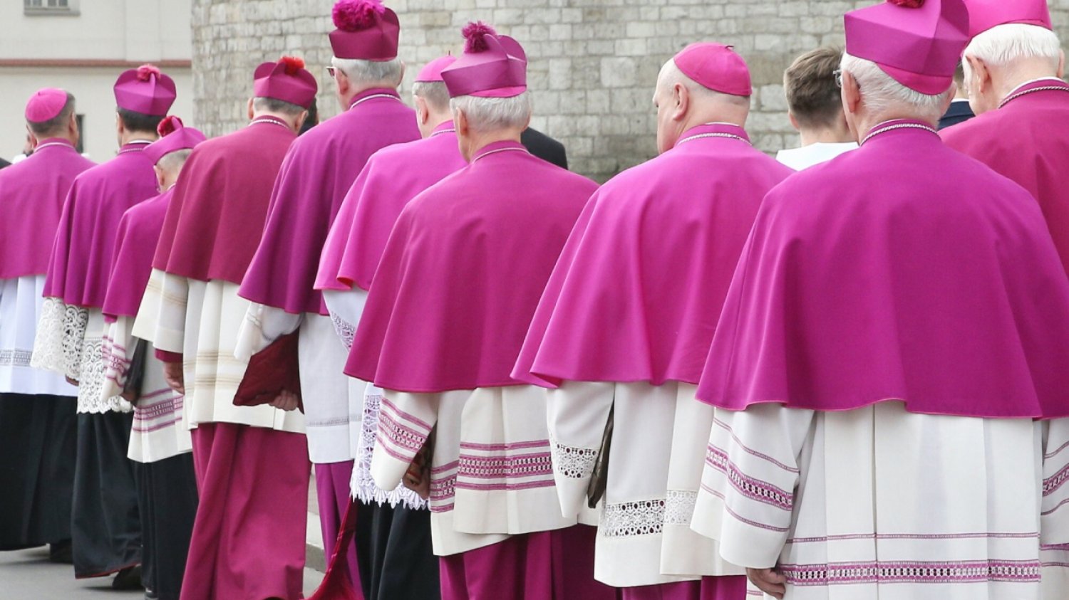 Rząd Tuska idzie na wojnę z Kościołem. Biskupi kolejny raz odrzucili propozycję ws. lekcji religii.