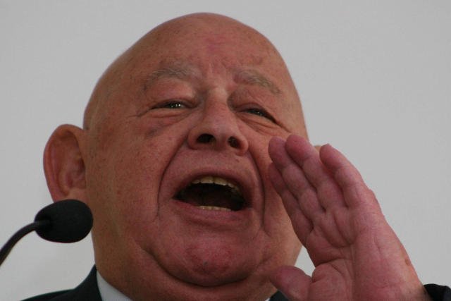 Jerzy Urban wzywa papieża, by nie przyjeżdżał do Polski