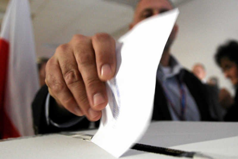 Trzy czwarte badanych chciałoby, aby na listach do głosowania pojawiła się budka "żaden z powyższych".