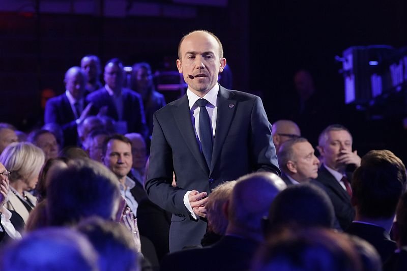 Po odebraniu władzy Grzegorzowi Schetynie, Borys Budka wprowadza nowy ład w Platformie Obywatelskiej.