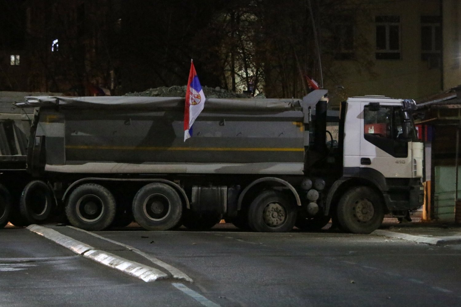 Kosowo. Barykady w Mitrovicy