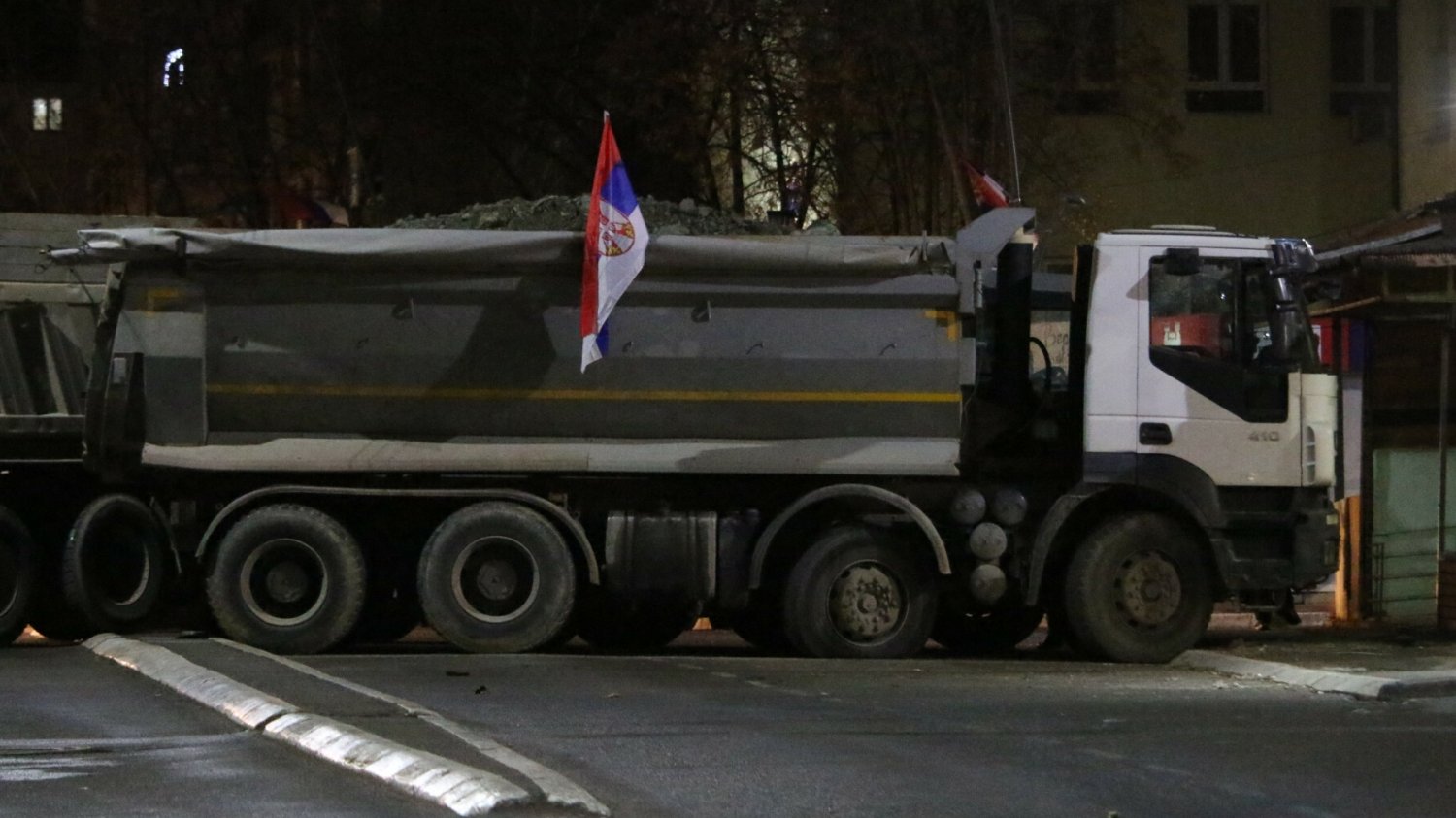 Kosowo. Barykady w Mitrovicy