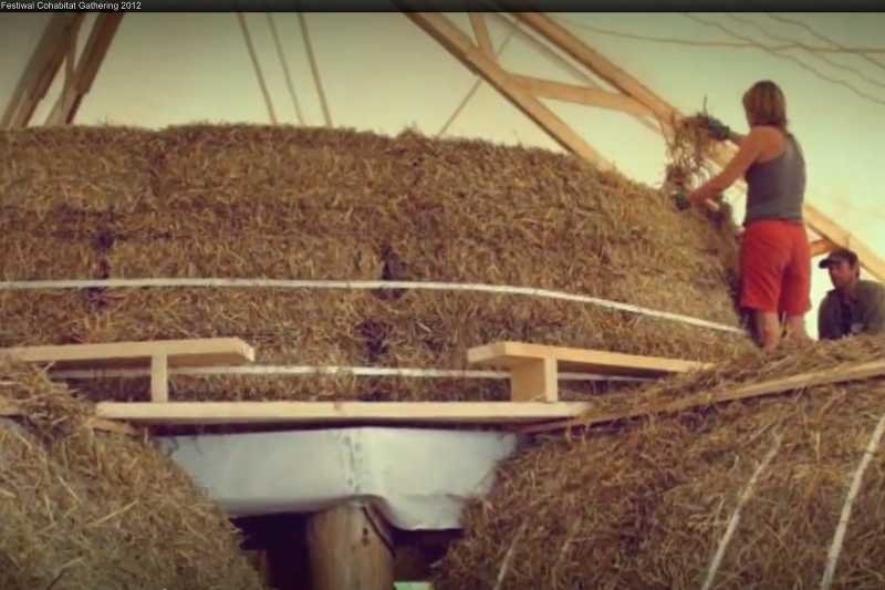 Kadr z filmu opowiadającego o festiwalu Cohabitat Gathering