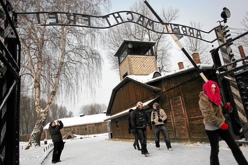 Brama obozu koncentracyjnego w Oświęcimiu