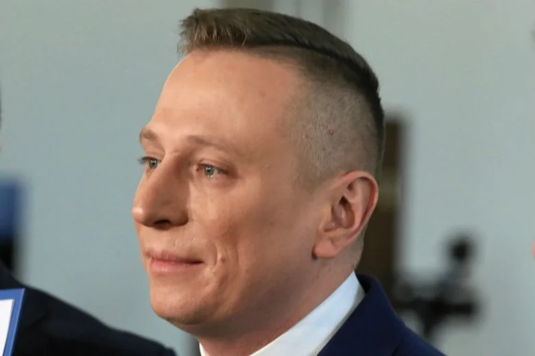 Krzysztof Brejza pokazał na Twitterze swoją kartę do głosowania. W głosowaniu na marszałka Senatu poparł prof. Tomasza Grodzkiego – również z KO.