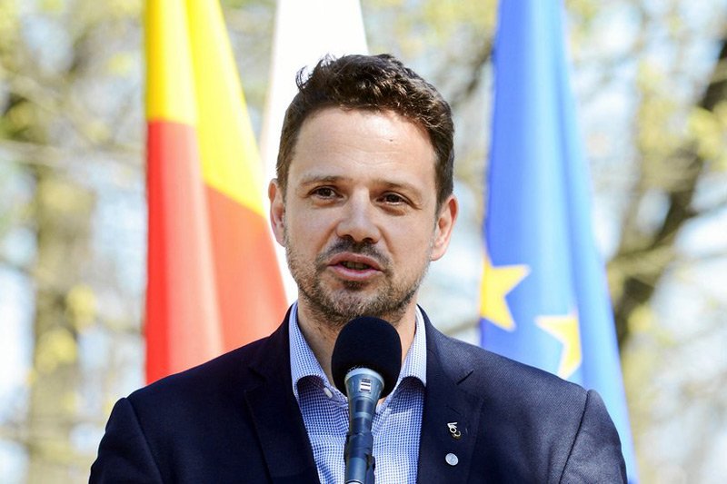 Na Rafała Trzaskowskiego wylało się morze hejtu po tym, jak podpisał Warszawską Deklarację LGBT+