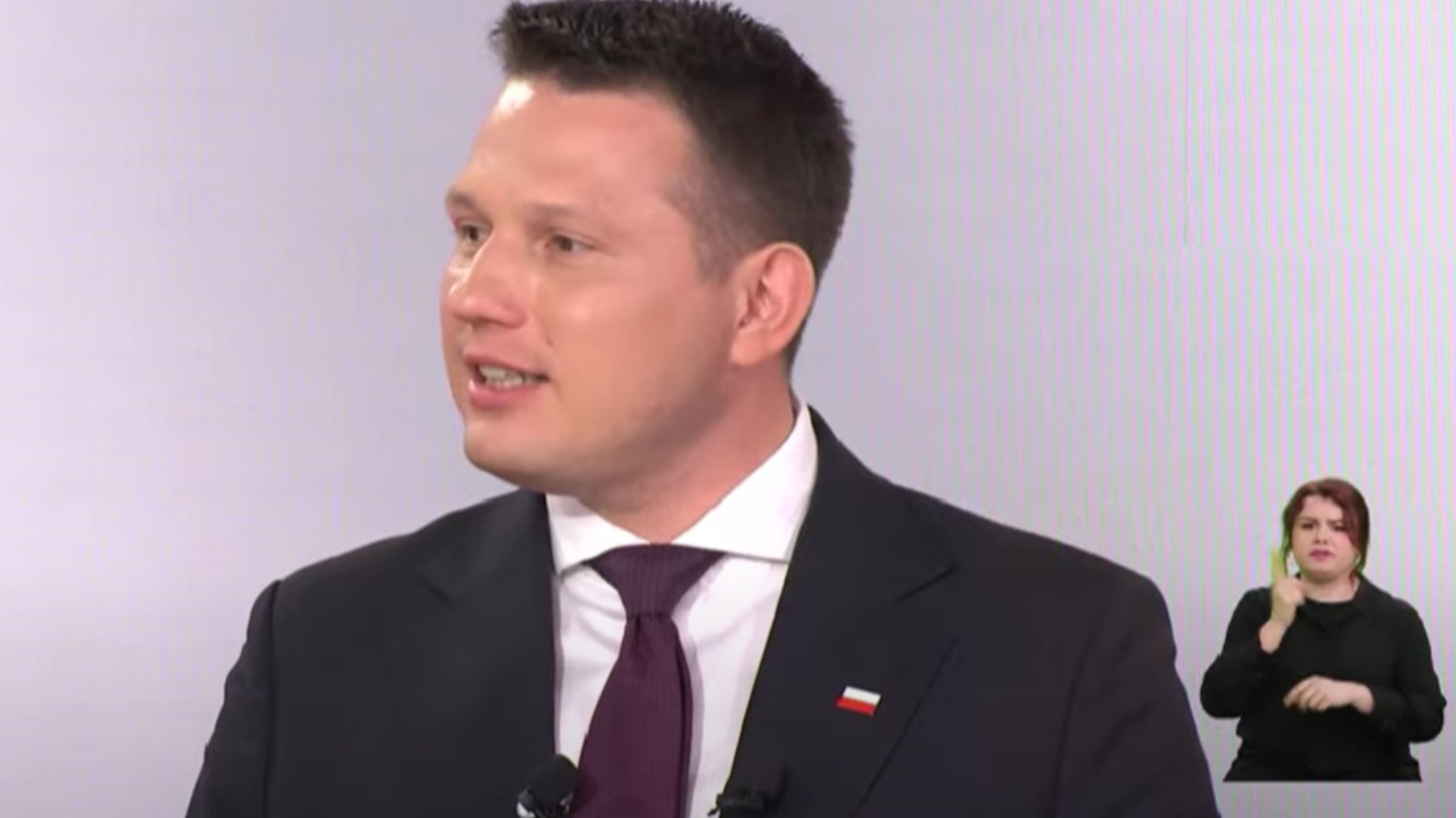 Trudne chwile Mentzena. Trzech rywali wyciągnęło smartfony i się zaczęło