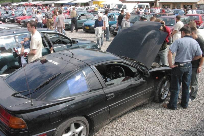 W używanych i sprowadzonych autach uważaj na cofnięte liczniki. Jak rozpoznać cofnięty licznik?