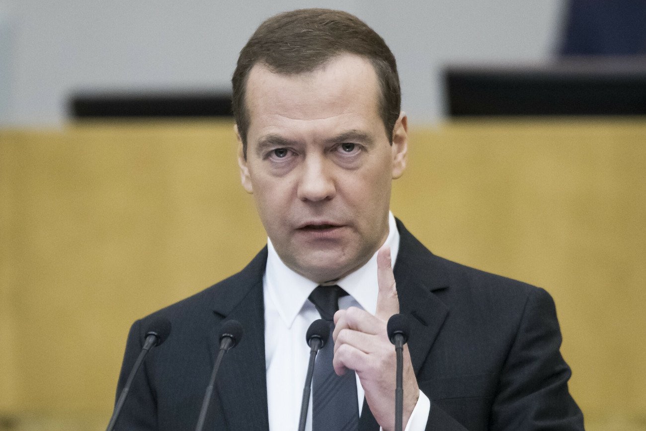 Dmitrij Miedwiediew uderzył m.in. w Jarosława Kaczyńskiego i Mateusza Morawieckiego.