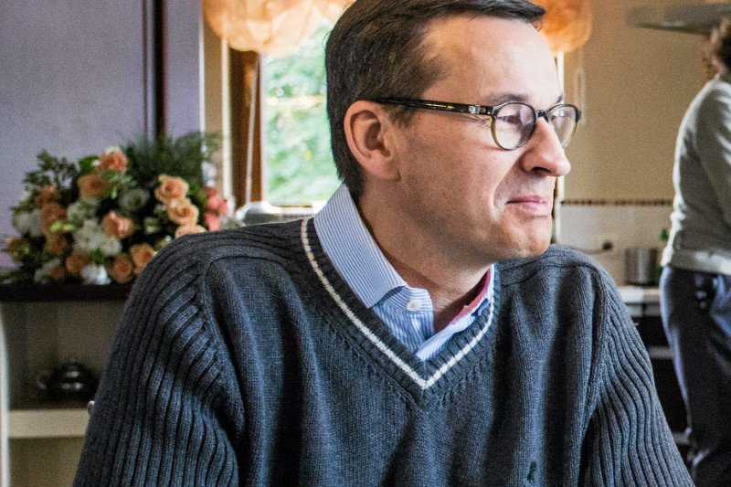 Mateusz Morawiecki rzadko kiedy zdejmuje garnitur.