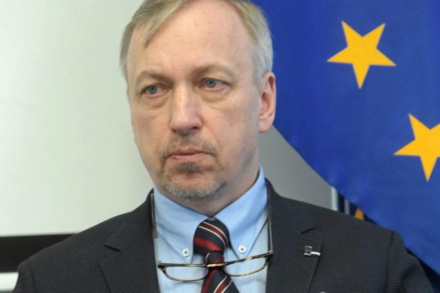 Bogdan Zdjojewski w wywiadzie dla "Wprost" stwierdził, że Platforma Obywatelska powinna mówić swoim wyborcom o podwyższeniu wieku emerytalnego.