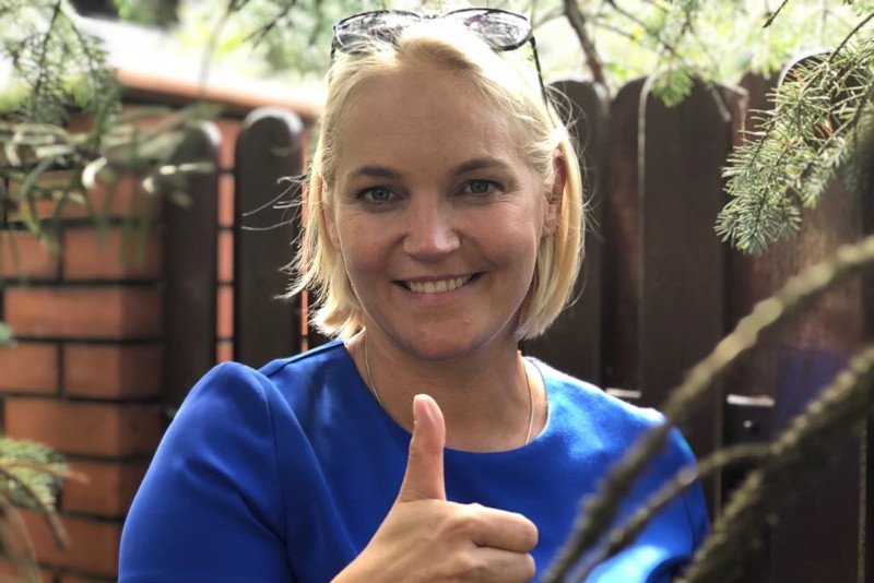 Dominika Chorosińska tłumaczy, że jest humanistką, nie ma głowy do cyfr i dlatego nie wie, lu posłów zasiada w Sejmie.