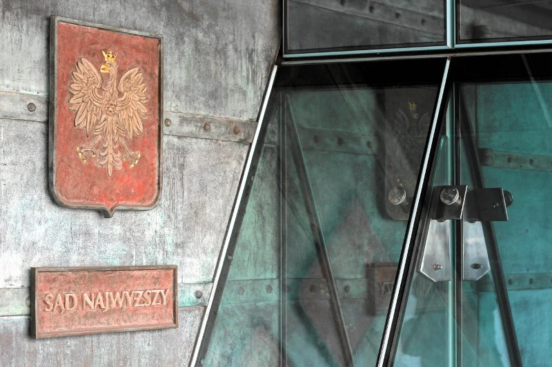 Sąd Najwyższy uniewinnił prokuratora, który pięć lat temu prowadził samochód, mając około jednego promila alkoholu we krwi? Rzecznik sądu już zdementował te doniesienia.