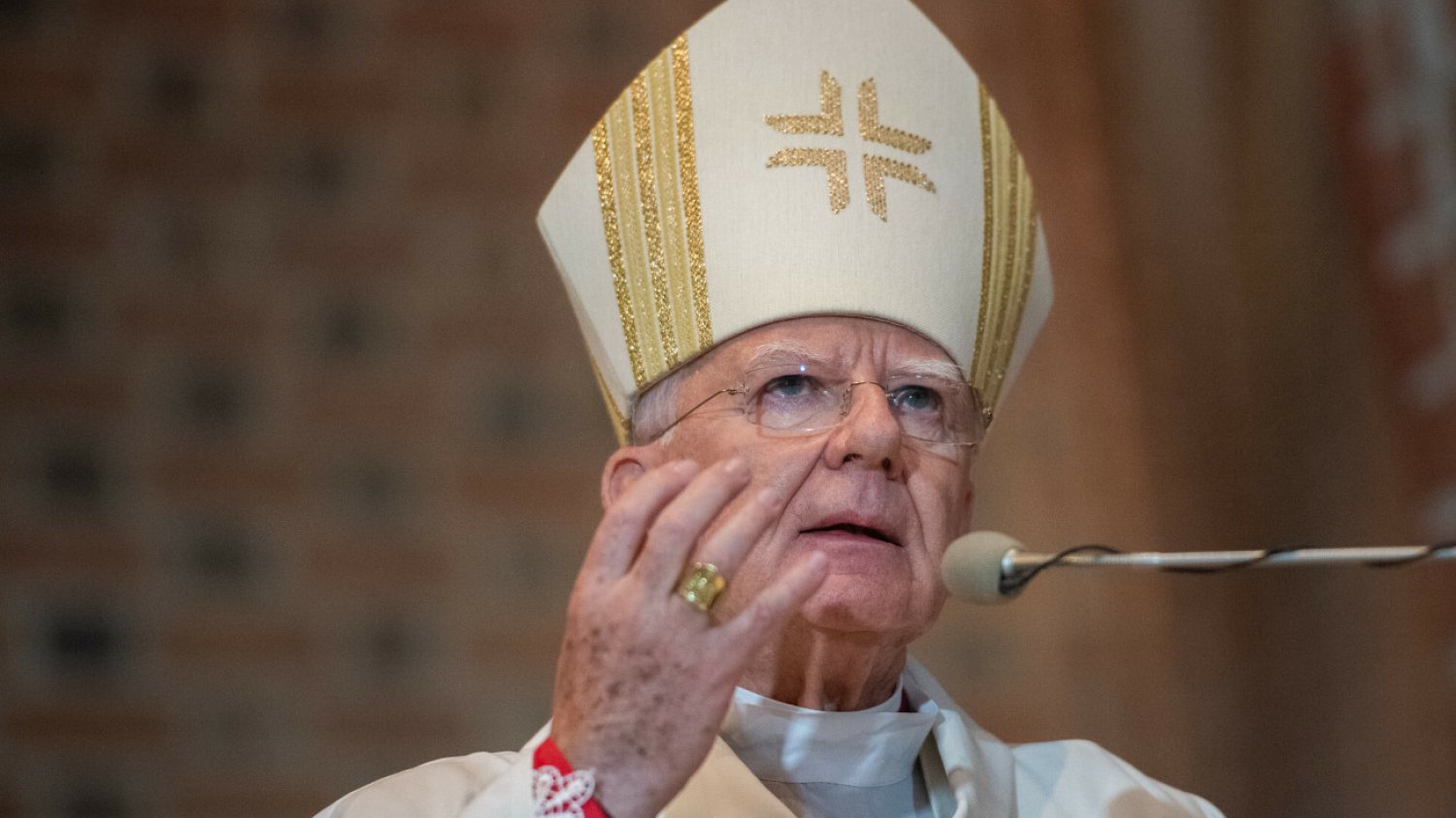 Abp Marek Jędarszewski skrtykował muzykę podczas ślubów i Pierwszej Komunii Świętej.