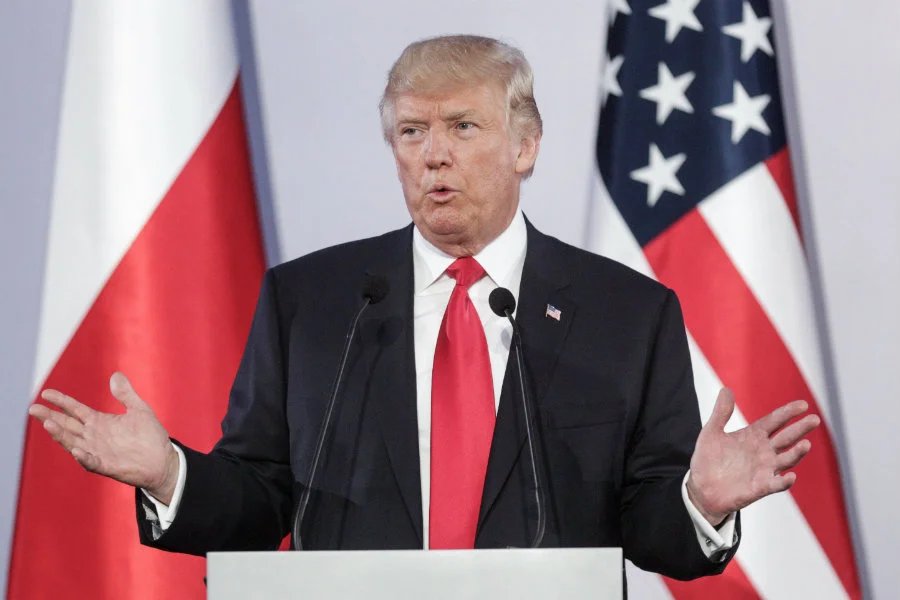 Izba Reprezentantów przegłosowała impeachment Trumpa. Teraz losem prezydenta zajmie się Senat.