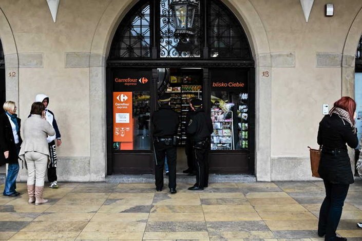 Carrefour w Sukiennicach.