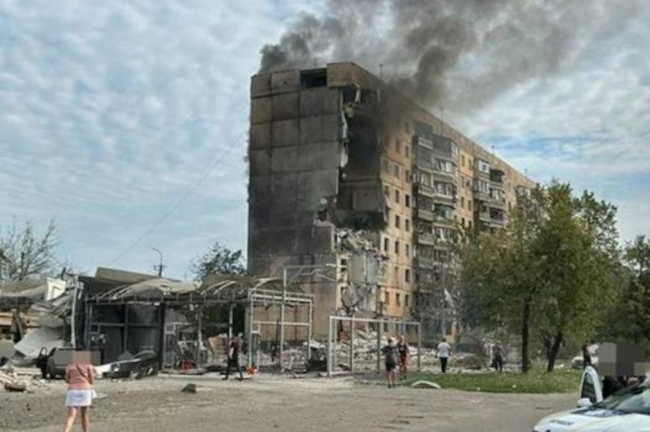 Rosjanie zbombardowali blok w Krzywym Rogu. Wśród ofiar jest dziecko