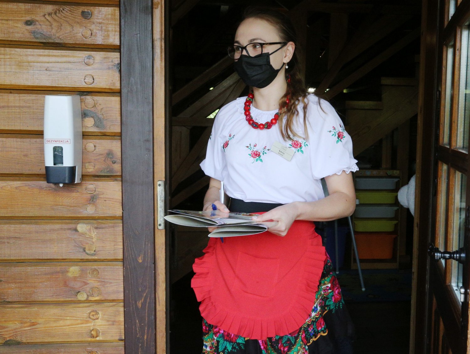 Pracownicy hoteli muszą przestrzegać wielu nakazów reżimu sanitarnego