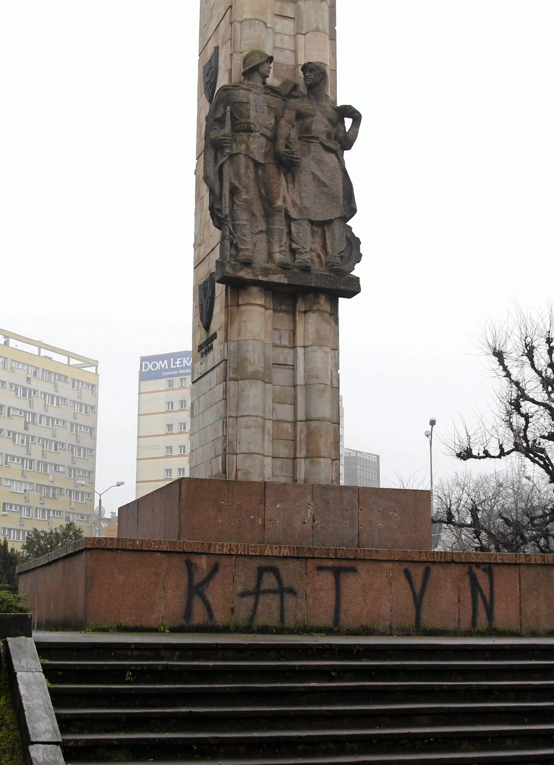 Szczecin, pomnik "wdzięczności" na Placu Żołnierza Polskiego.