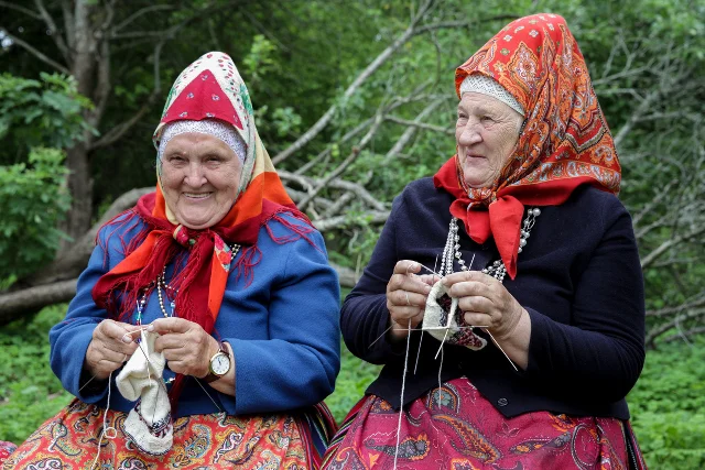 Kobiety z Kihnu noszą tradycyjne stroje, również na co dzień.