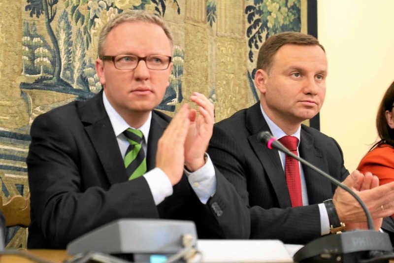 Krzysztof Szczerski, przyszły minister Andrzeja Dudy, chciał państwa wyznaniowego i biskupów w Senacie.