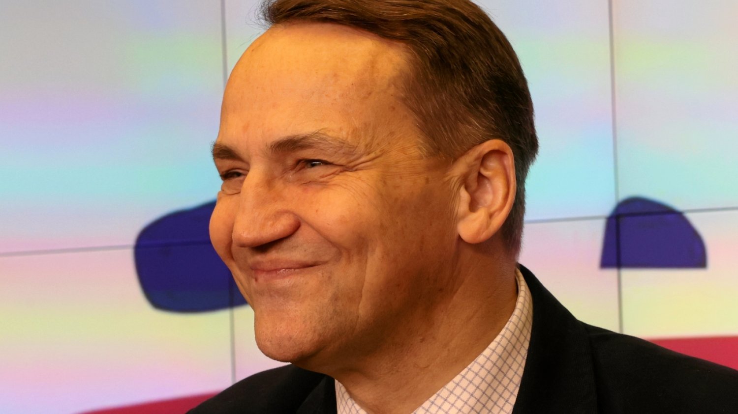 Sondaż pokazał, co Polacy myślą o Radosławie Sikorskim jako ministrze spraw zagranicznych. Radosław Sikorski, minister spraw zagranicznych, a od kilku dni także wicepremier rządu Koalicji 15 października.