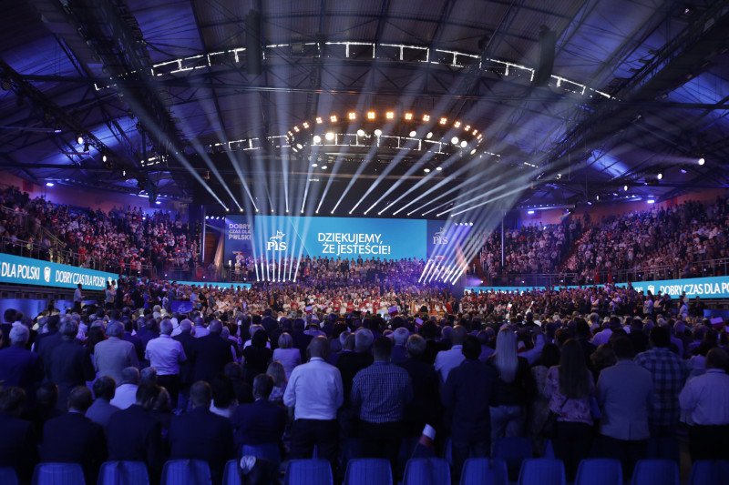 Konwencja PiS rzeczywiście robiła wrażenie swoim rozmachem.