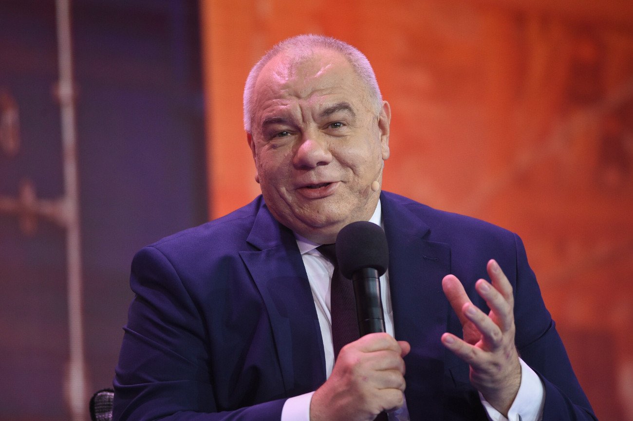 Jacek Sasin przejmie resort finansów?
