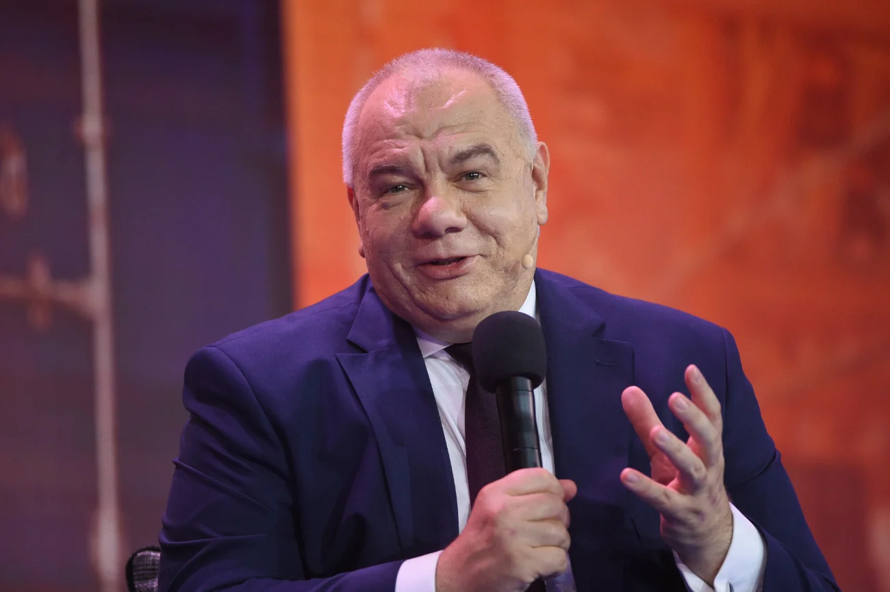 Jacek Sasin przejmie resort finansów?