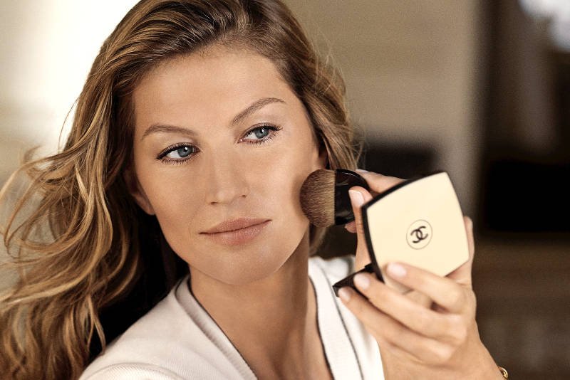 Giselle Bundchen w kampanii pudrów brązujących Les Beiges 2014 Chanel