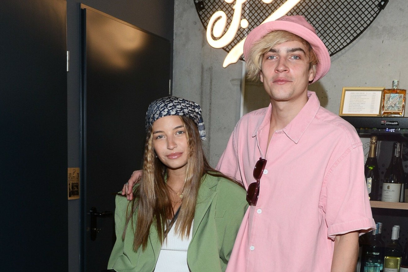 Julia Winiawa i Nikodem Rozbicki spędzają razem czas.