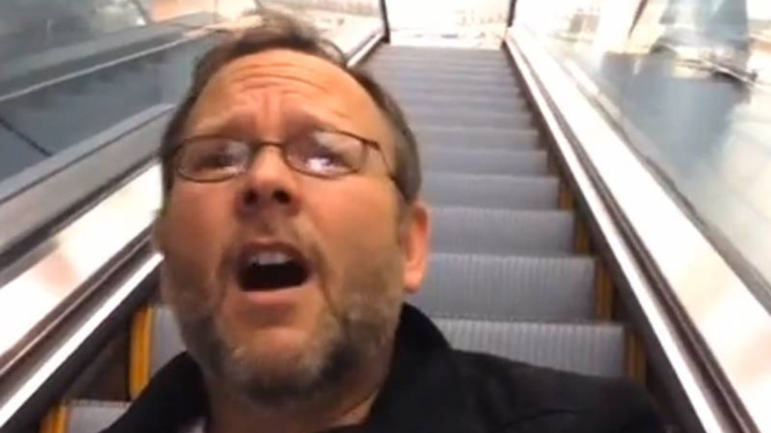 Richard Dunn i jego wersja teledysku "All By Myself"