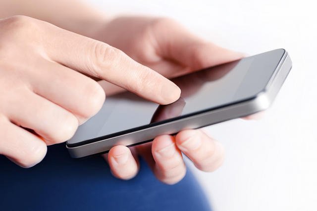 Aż 74 proc. użytkowników smartfonów i tabletów nie stosuje w tych urządzeniach zabezpieczeń.