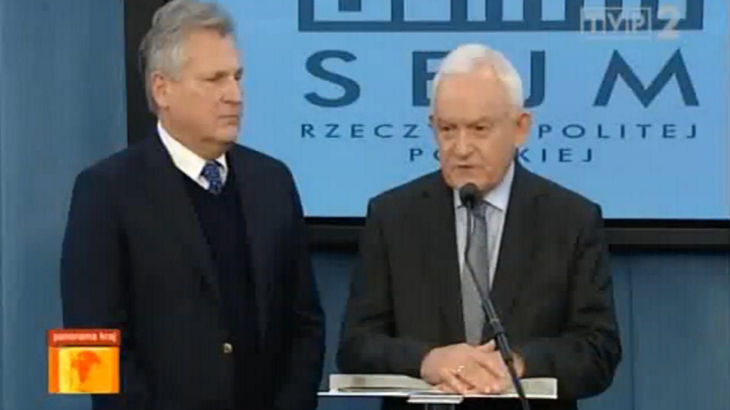 Aleksander Kwaśniewski i Leszek Miller na konferencji 10.12.2014