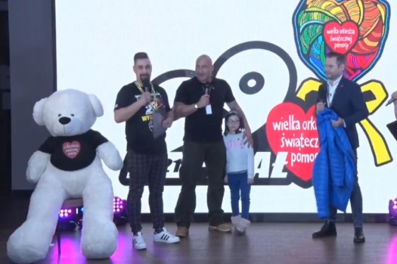 Marcin Najman oficjalnie przekazał legendarną kurtkę Stanowskiemu. W końcu zażegnali konflikt?