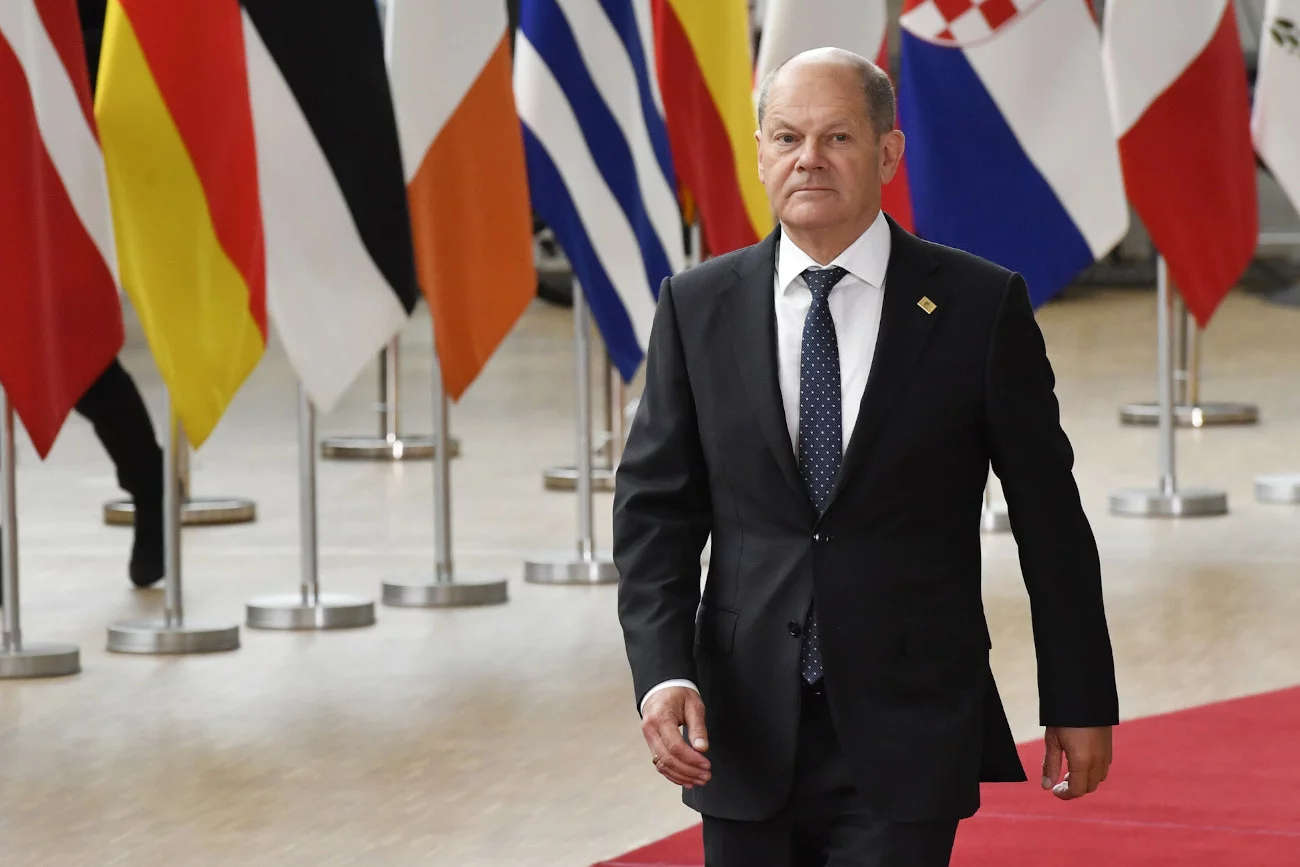 Na kanclerza Niemiec Olafa Scholza lecą gromy za politykę ws. Ukrainy.