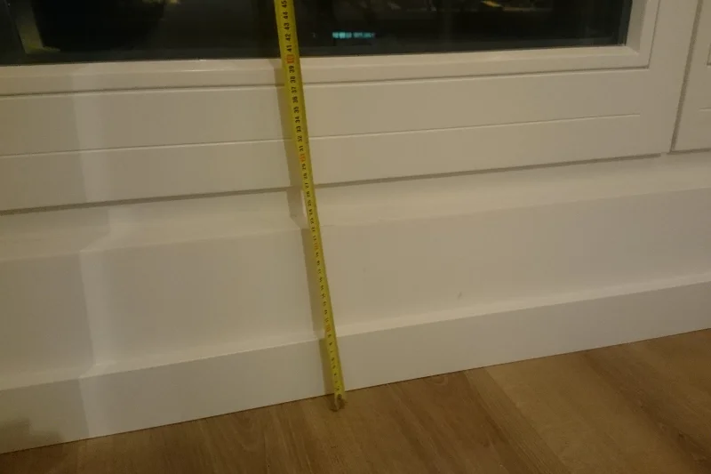 Próg pod drzwiami balkonowymi