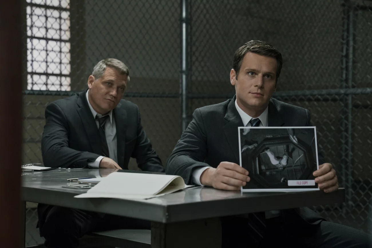 Jonathan Groff i Holt McCallany w serialu "Mindhunter".