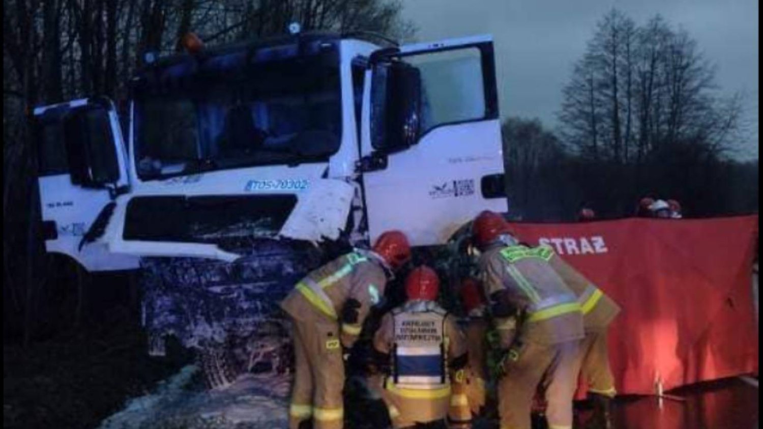 Stara Słupia wypadek BMW. Makabryczny widok ujrzeli świadkowie