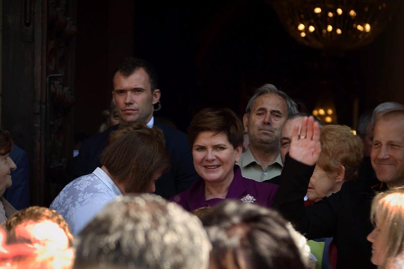 Premier Szydło po święceniach syna Tymoteusza w bielskiej katedrze.