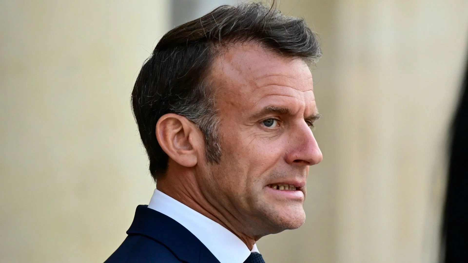 Pokój dla Ukrainy bez Polski przy stole Paryż uspokaja po genewskich rozmowach.