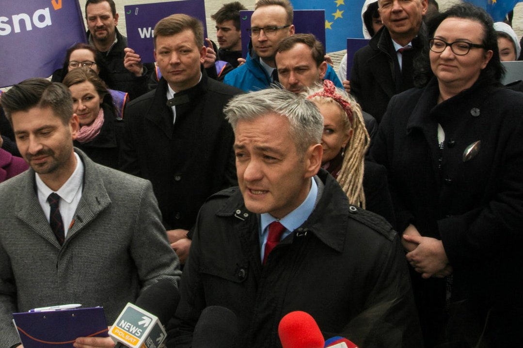 Marta Lempart (pierwsza z prawej) wystartuje z szóstego miejsca na liście Wiosny do Europarlamentu. Listę otwiera Krzysztof Śmiszek (pierwszy z lewej), prywatnie partner Roberta Biedronia.