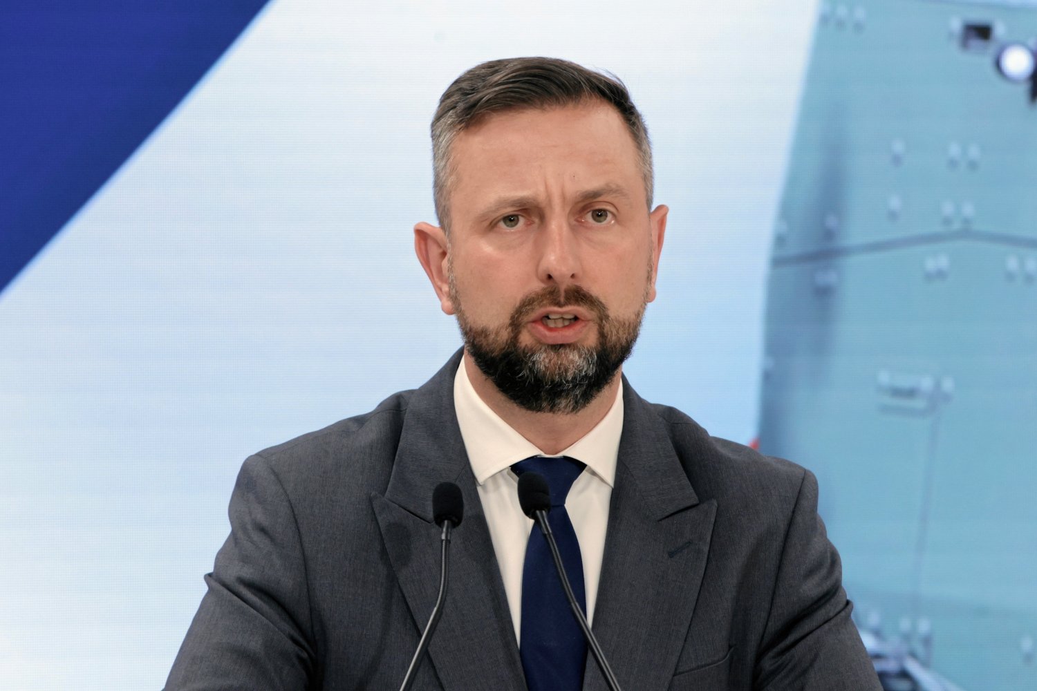 Incydent z dronem pod Osinami. Szef MON potwierdził, czyja to była maszyna