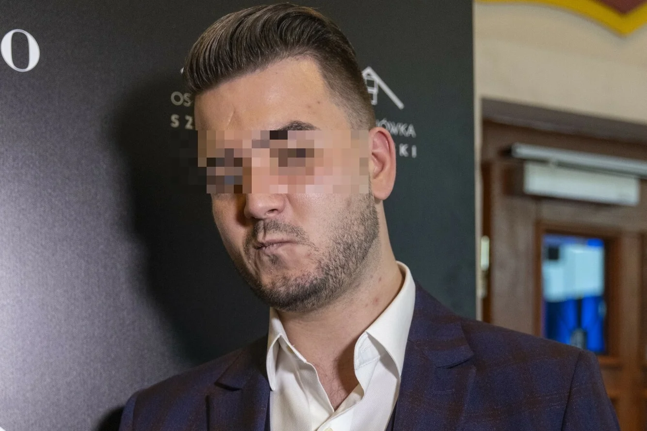 Proces byłego rzecznika MON Bartłomieja M. Oskarżonego nie było w sądzie