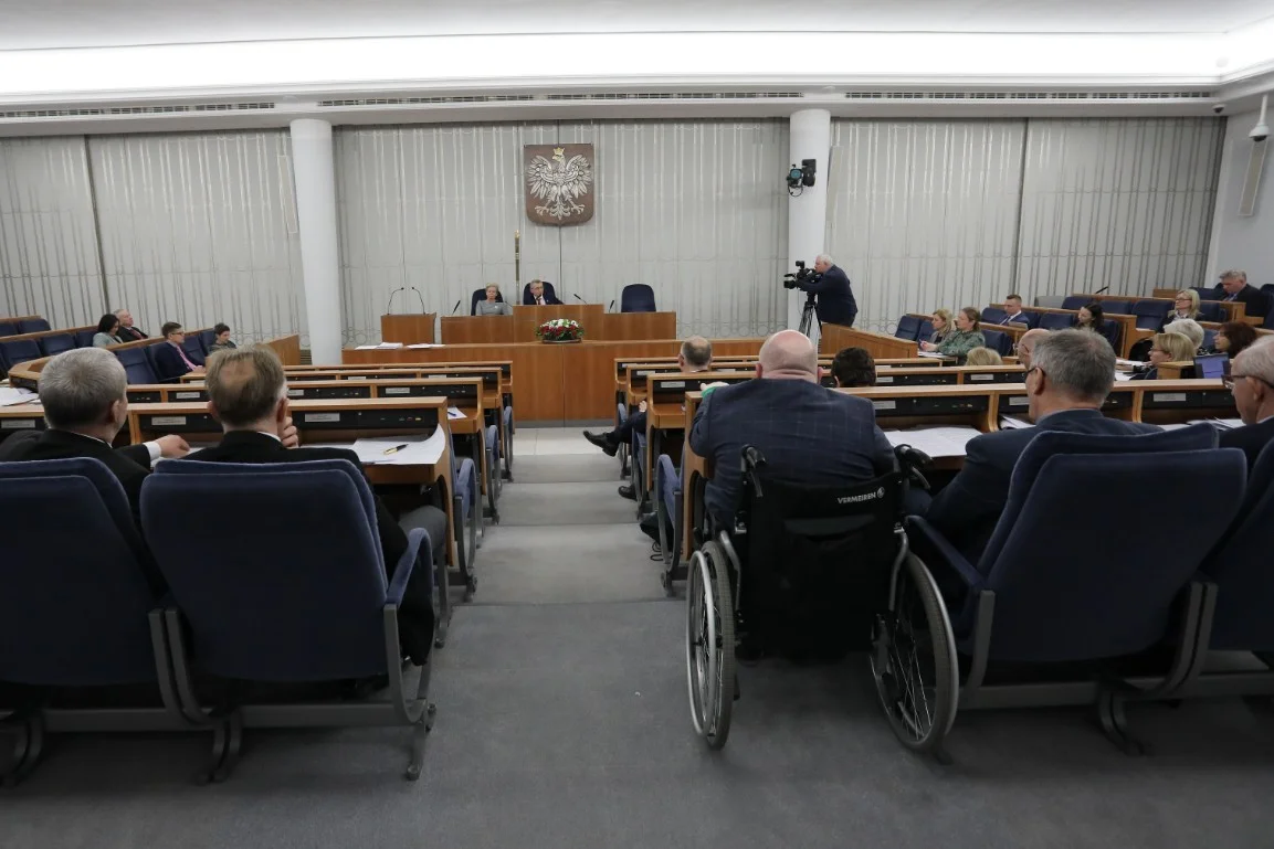 Senat domaga się od rządu wprowadzenia stanu klęski żywiołowej.