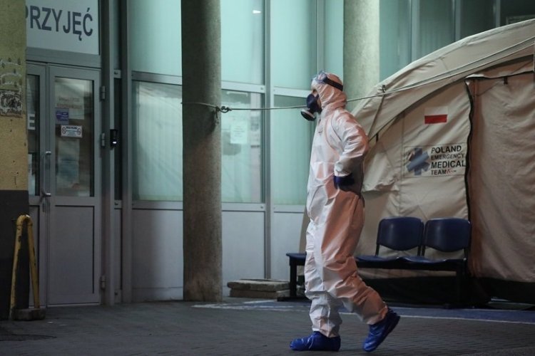 Ponad 15 tys. nowych zakażeń koronawirusem w Polsce.