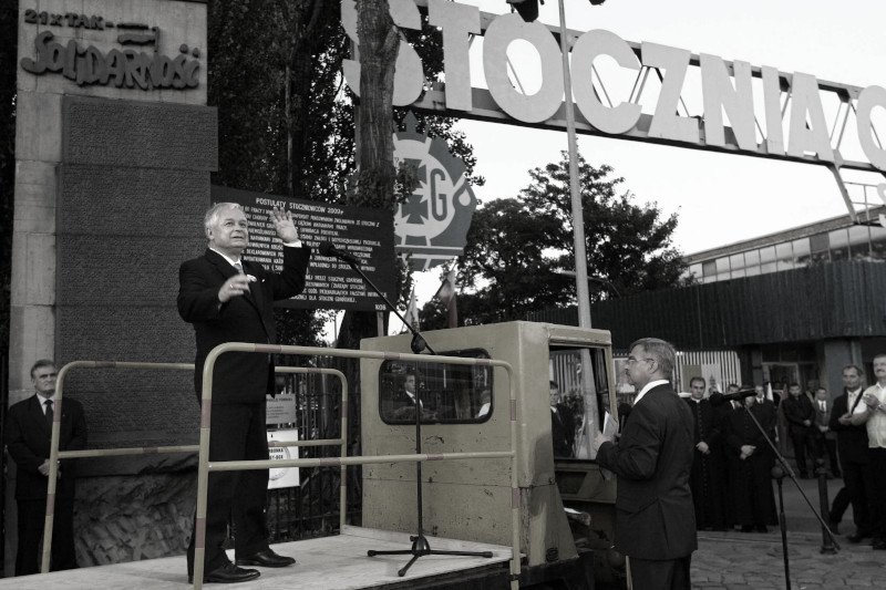 Rada miasta Gdańska nie zdecydowała się na przyznanie Lechowi Kaczyńskiemu tytułu honorowego obywatela miasta.