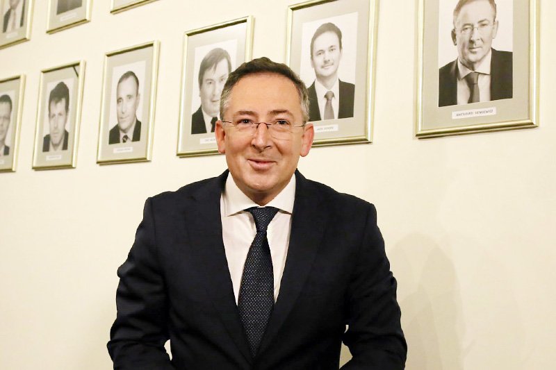 Były minister spraw wewnętrznych Bartłomiej Sienkiewicz udzielił szczerego wywiadu "Newsweekowi".