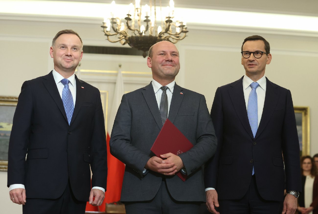 Morawiecki traci kolejnego człowieka. Kim jest Szymon Szynkowski vel Sęk?