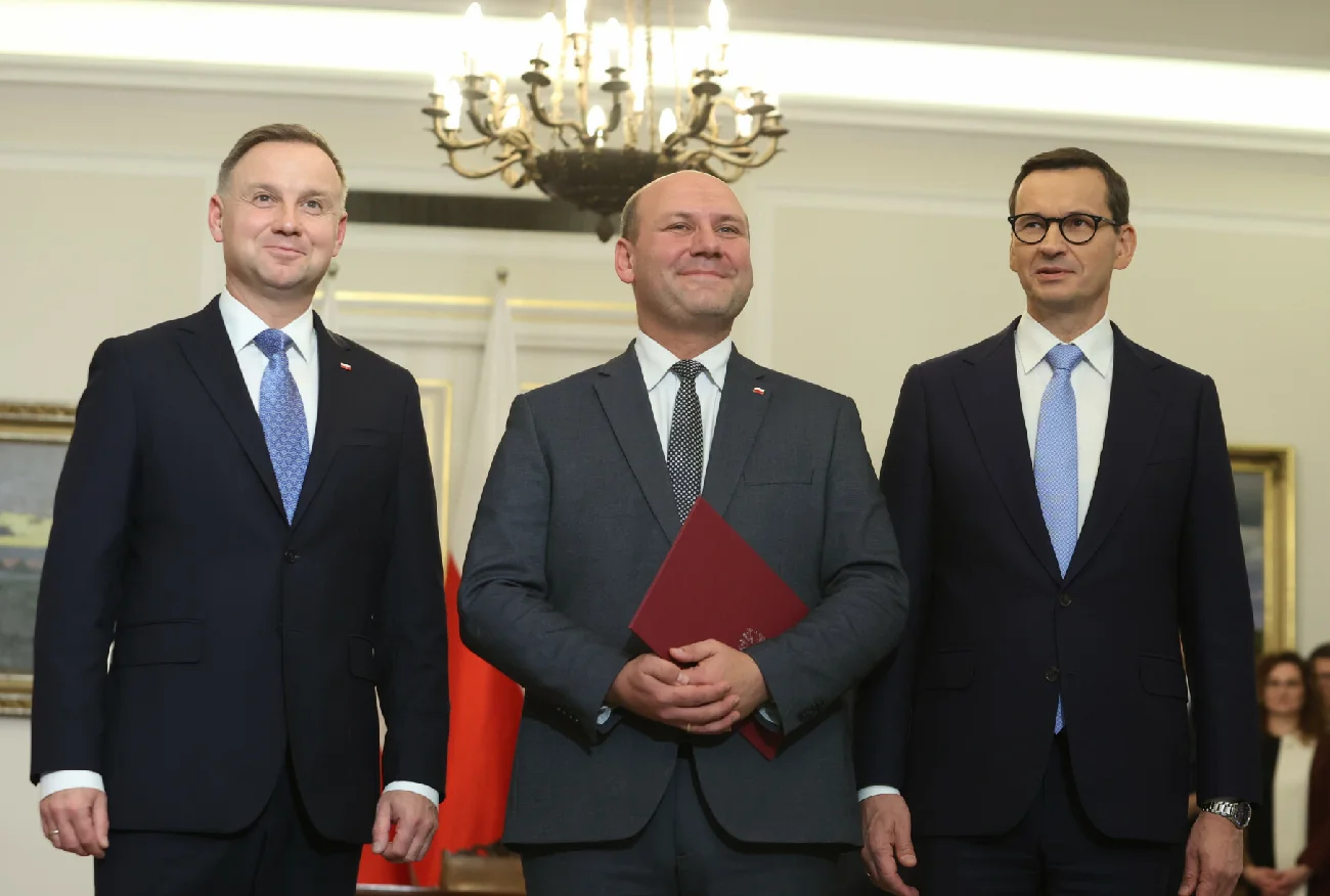 Morawiecki traci kolejnego człowieka. Kim jest Szymon Szynkowski vel Sęk?